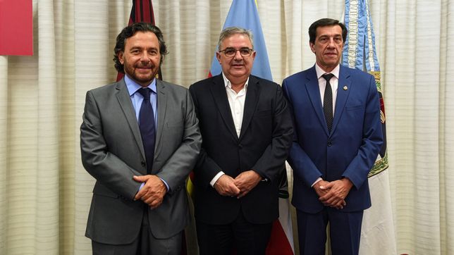 Los gobernadores de la Mesa del Litio: Gustavo Sáenz, Raúl Jalil y Carlos Sadir.&nbsp;