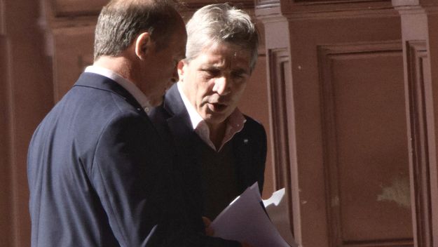 Toto Caputo y Daniel González, secretario de Energía, responsables del súper-RIGI.
