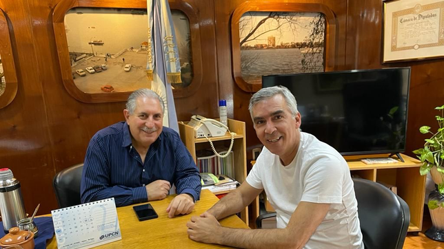 El legislador rionegrino Facundo López y el histórico Juan Carlos Scalesi de UPCN.