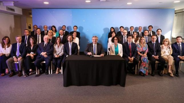 poco queda del gabinete albertista original: 18 cambios en 31 meses