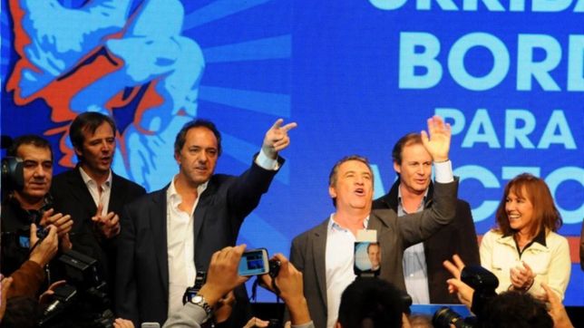 scioli olvido las criticas y fue a parana a respaldar el candidato de urribarri