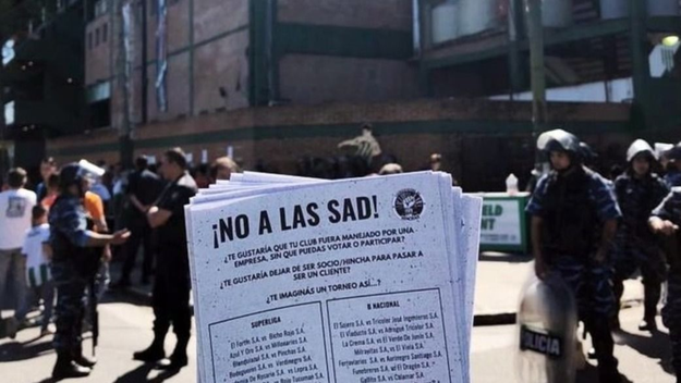 Dominación en tiempos modernos: los espejitos de colores de las SAD