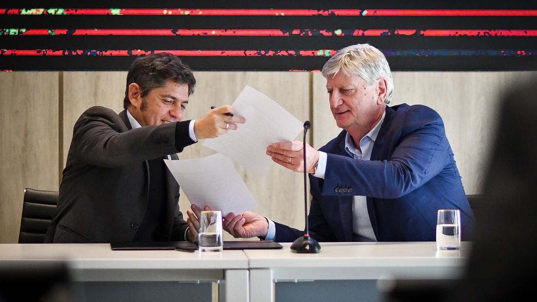 Los gobernadores de La Pampa, Sergio Ziliotto y de Buenos Aires, Axel Kicillof, rubricaron acuerdos y mostraron que están parados en la misma vereda. FOTO: www.radiokermes.com
