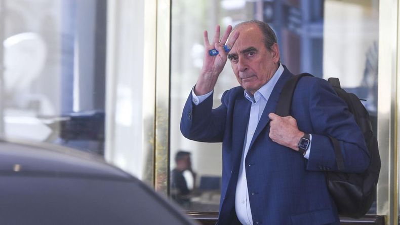 Guillermo Francos, jefe de Gabinete. Guillermo Francos, jefe de Gabinete.