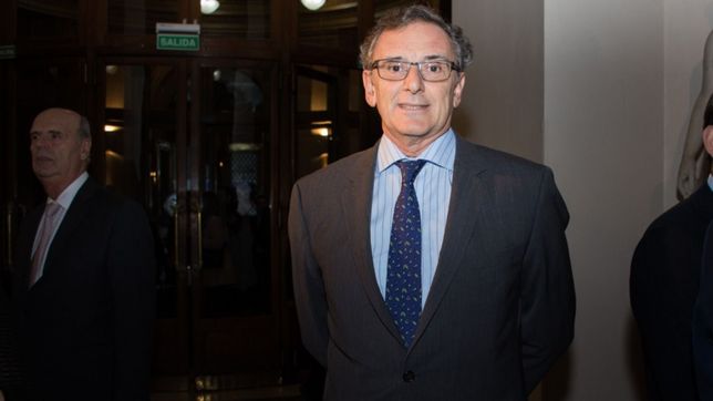 el titular de aba avisa: ?el que quiere dolares los tiene en el banco?