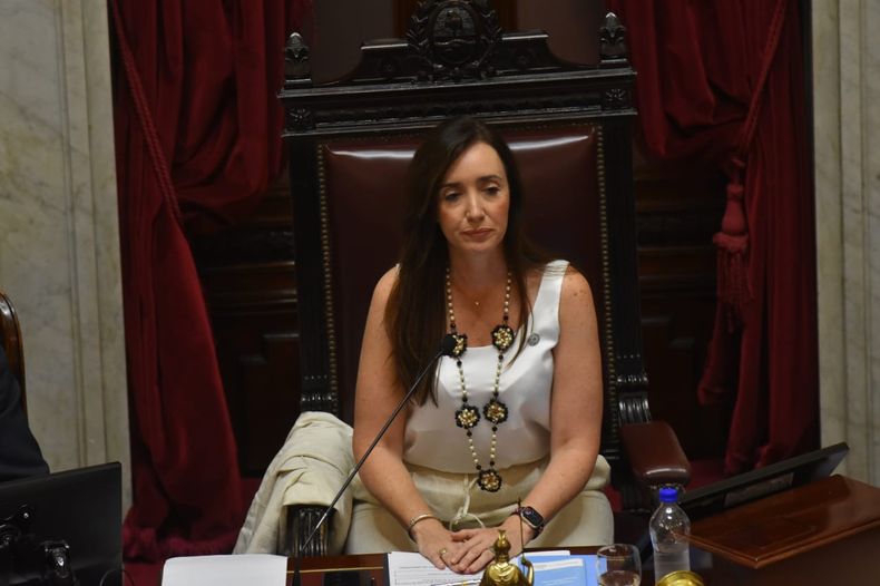 Victoria Villarruel, trata de sostener el decretazo.&nbsp;