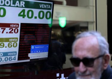 El Central liquidó reservas por dos vías y el dólar cerró a $39