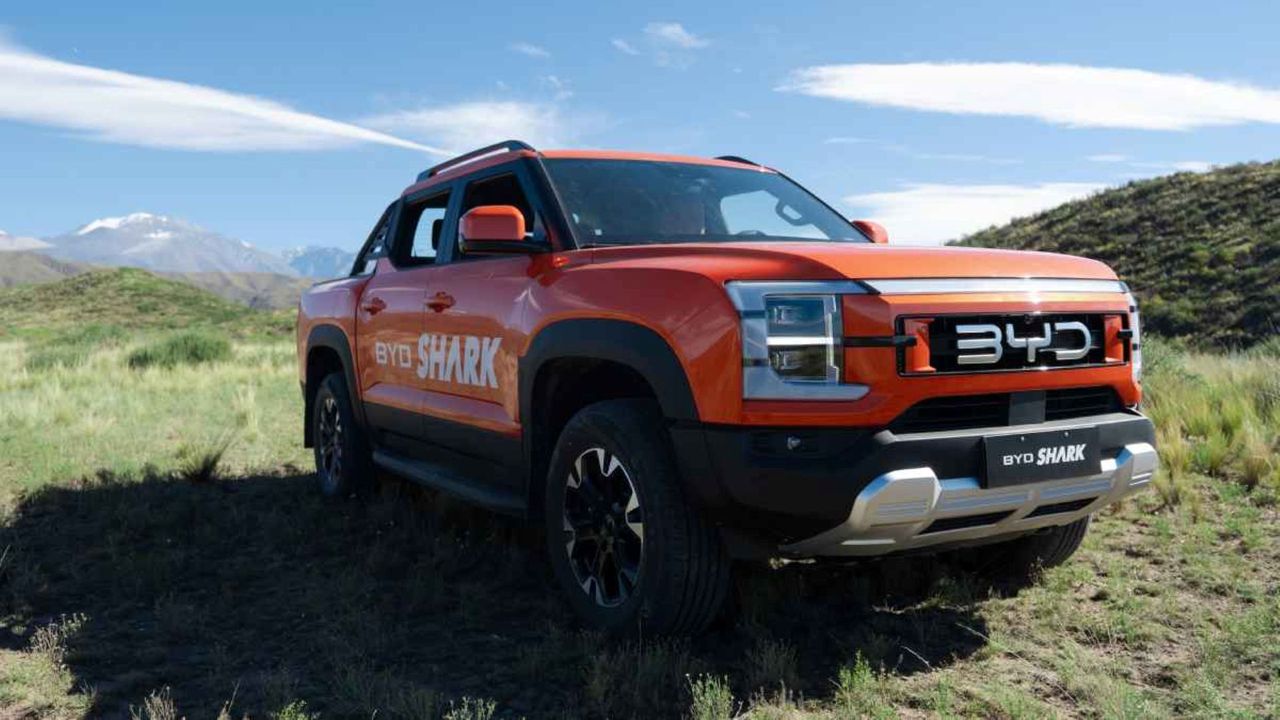 La china BYD lanza en Argentina la Shark DMO