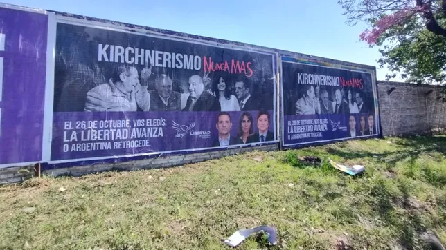 En las provincias del Noroeste Argentino, los afiches del espacio de Javier Milei replican el kirchnerismo Nunca más instalado en la provincia de Buenos Aires.