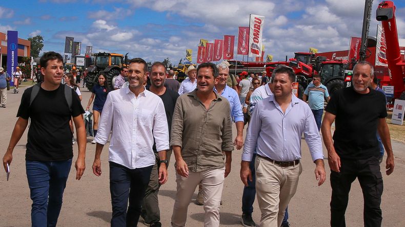 Pablo Corsalini, intendente de Pérez, junto a sus pares Julián Vignatti de Arteaga y Darío Baicco de Máximo Paz.
