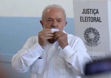 Votó Lula: Hoy Brasil define un modelo de país y de vida