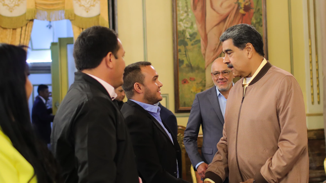 El presidente de Venezuela, Nicolás Maduro, con referentes de la oposición. El presidente de Venezuela, Nicolás Maduro, con referentes de la oposición.