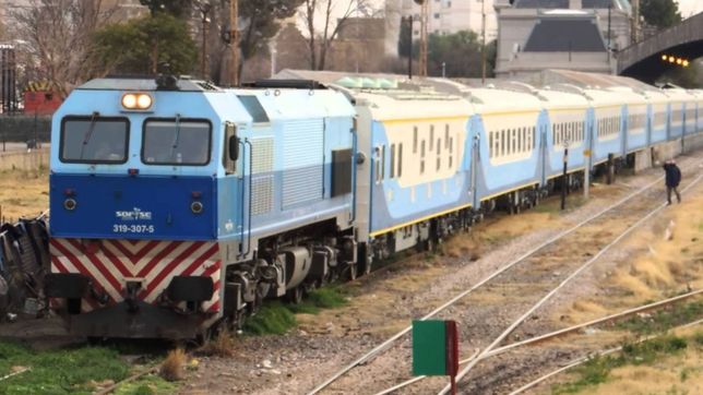 sin sueldo ni aguinaldo, ferroviarios amenazan con retencion de tareas