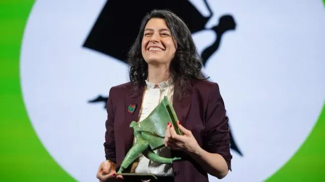 La escritora argentina Samanta Schweblin, contra la motosierra de Javier Milei: La universidad está quebrada.&nbsp;