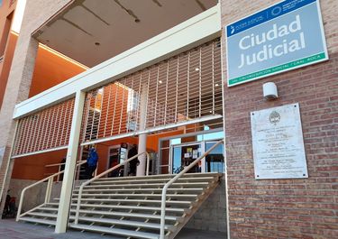 Ciudad Judicial de General Roca, uno de los edificios que más audiencias se registran por la causa Techo Digno en Río Negro.