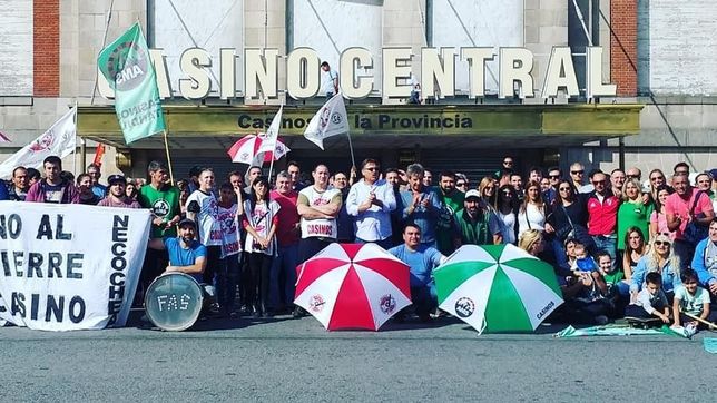 trabajadores se le plantan a vidal por cierre de casinos: paro y corte de ruta