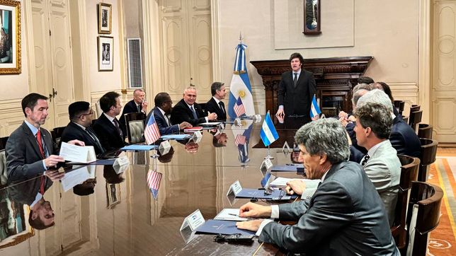 Javier Milei, Anthony Blinken y comitivas de ambos países.