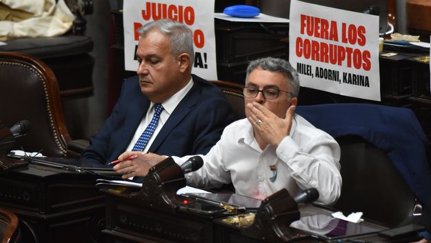 Esteban Paulón, convocante de la sesión para interpelar a Manuel Adorni. Esteban Paulón, convocante de la sesión para interpelar a Manuel Adorni.