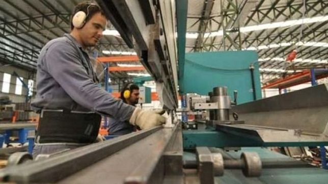 por quinto mes consecutivo cayo la produccion de pymes industriales