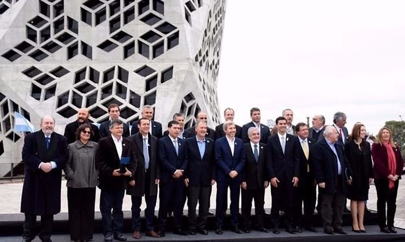 Rogelio Frigerio Alberto Weretilneck Omar Gutiérrez Rosana Bertone Alicia KIrchner Mario Das Neves Juan José Aranguren