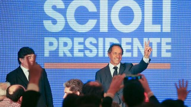 despegarse del kirchnerismo: la estrategia de scioli para encarar el ballotage