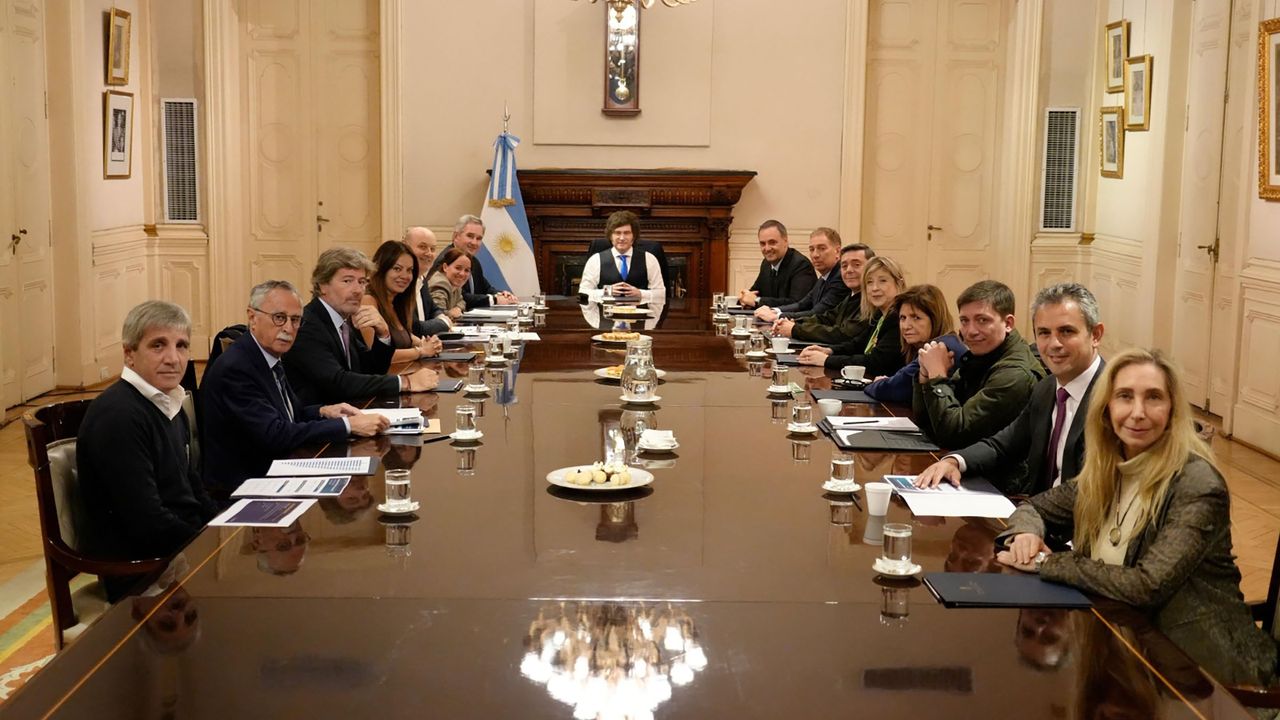 Javier Milei encabezó la reunión de gabinete.