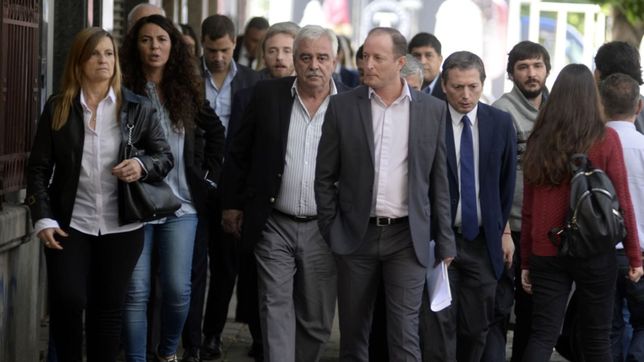 los intendentes van con insaurralde como candidato y relativizan a kicillof