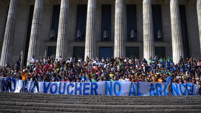 La FUA se manifiesta contra el arancel universitario.