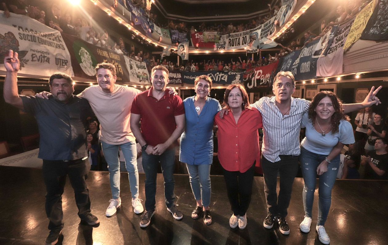 Alejandra Vigo y Paulo Cassinerio en uno de los últimos grandes actos del Evita durante la campaña cordobesa.&nbsp;