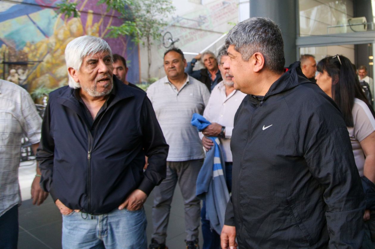 Hugo y Pablo Moyano mantienen trabajo a reglamento para reclamarles a Coca Cola, Quilmes y CCU