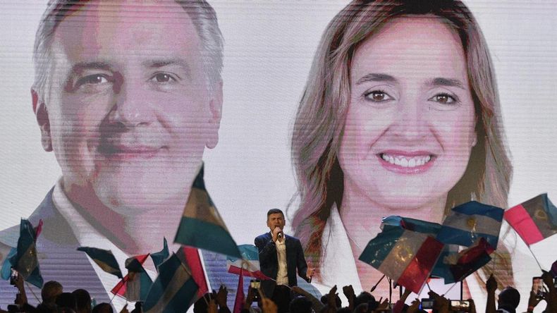 Martín Llaryora y Myrian Prunotto en el acto de cierre de campaña de Daniel Passerini