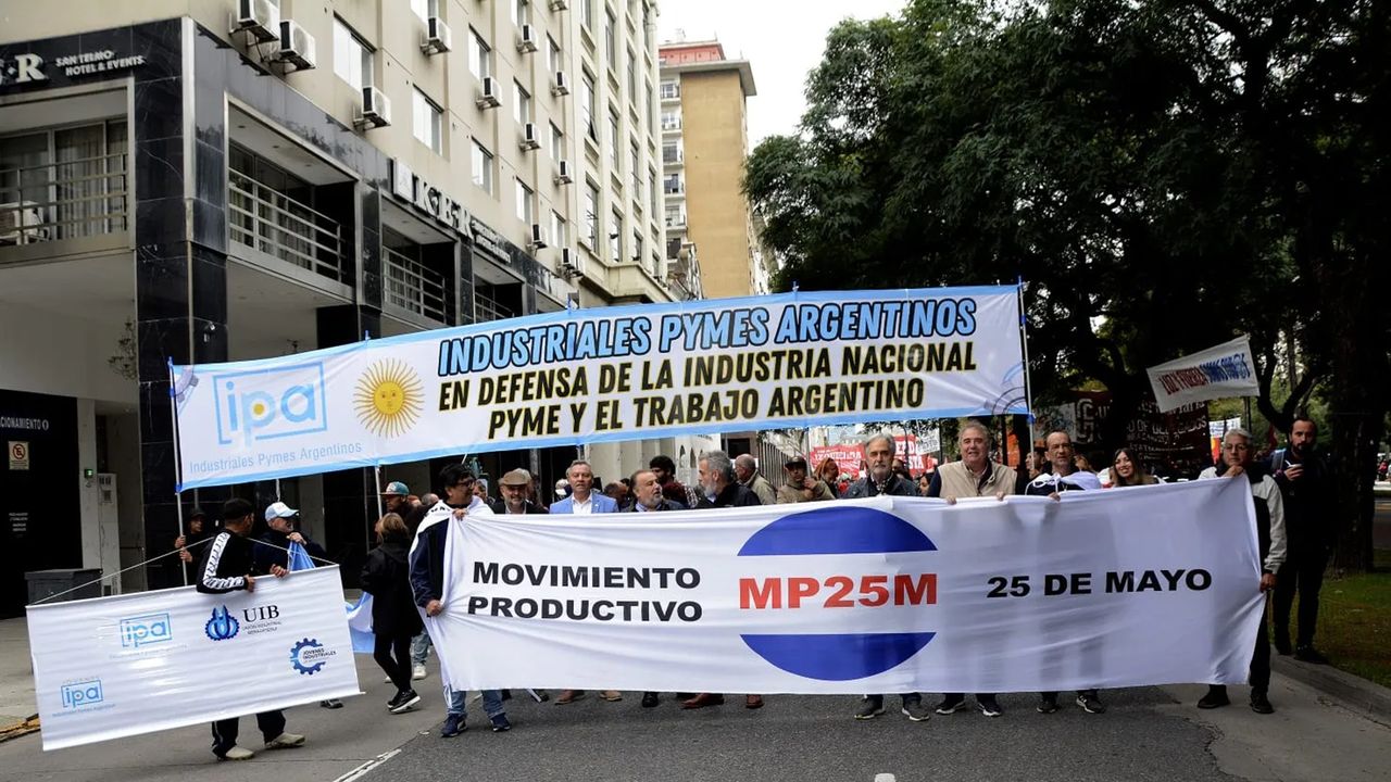 Cámaras pymes movilizadas contra las políticas de Javier Milei