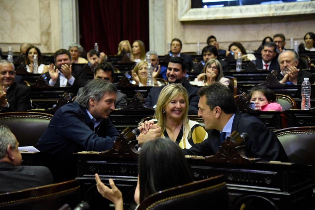 Máximo Kirchner, Cristina Álvarez Rodríguez y Sergio Massa