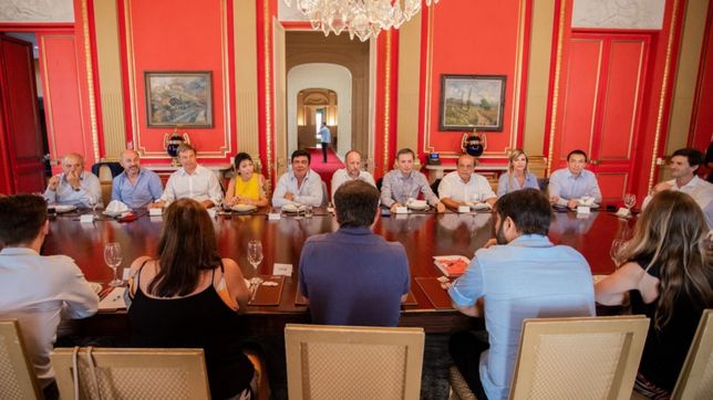intendentes del pj empiezan a dar senales de malestar con kicillof