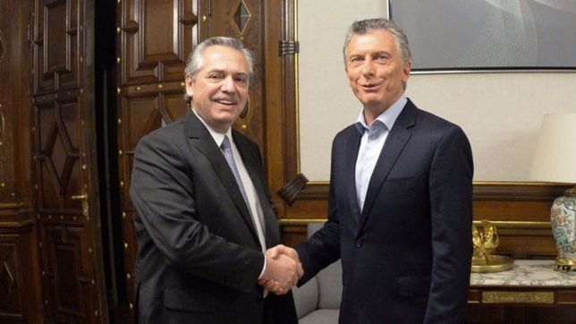 con mensajes diferentes, fernandez y macri celebraron el ano nuevo en las redes