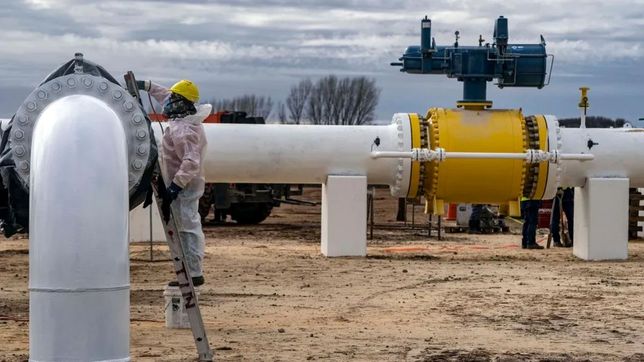 Gas: el tercer año de Javier Milei amenaza con más cortes a industrias y estaciones de GNC