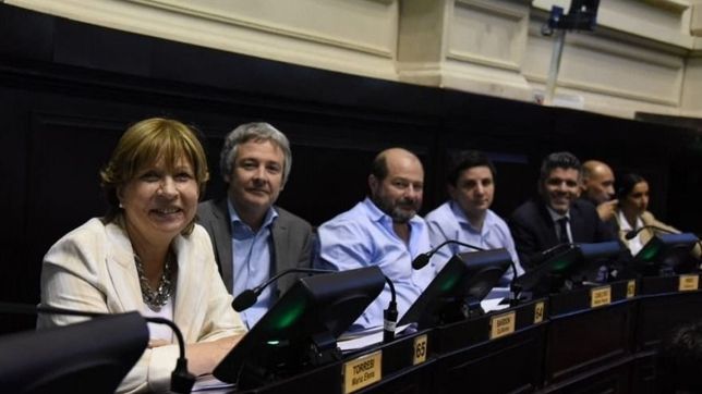legislatura bonaerense: los arbitros de la grieta, en peligro de extincion