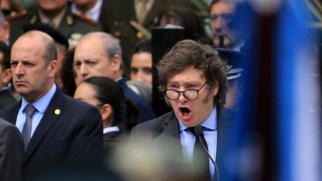 Javier Milei en el acto por Malvinas de 2025, cuando estuvo a nada de reconocer el derecho a la autodeterminación de los kelpers,