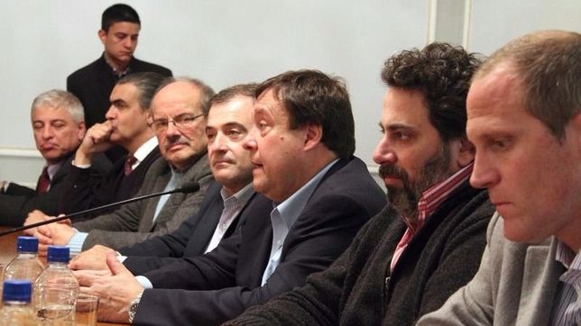 weretilneck bajo un mensaje de austeridad a su gabinete