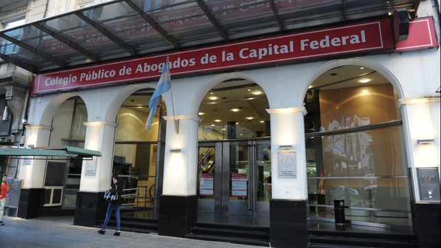 presionan a rizzo para que suspenda las elecciones de abogados portenos