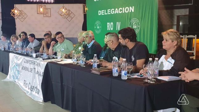 El plenario de la CGT Río Cuarto, a  fin de 2024, donde los gremios avanzaron en la conformación del partido creado por Hugo Moyano. 