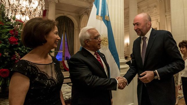 el agente argentino del departamento de estado
