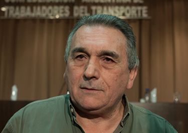 Juan Carlos Schmid busca defender a los trabajadores de la hidrovía