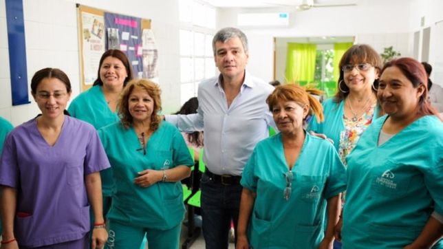 hurlingham: zabaleta recorrio el refaccionado centro de salud ?barrio mitre
