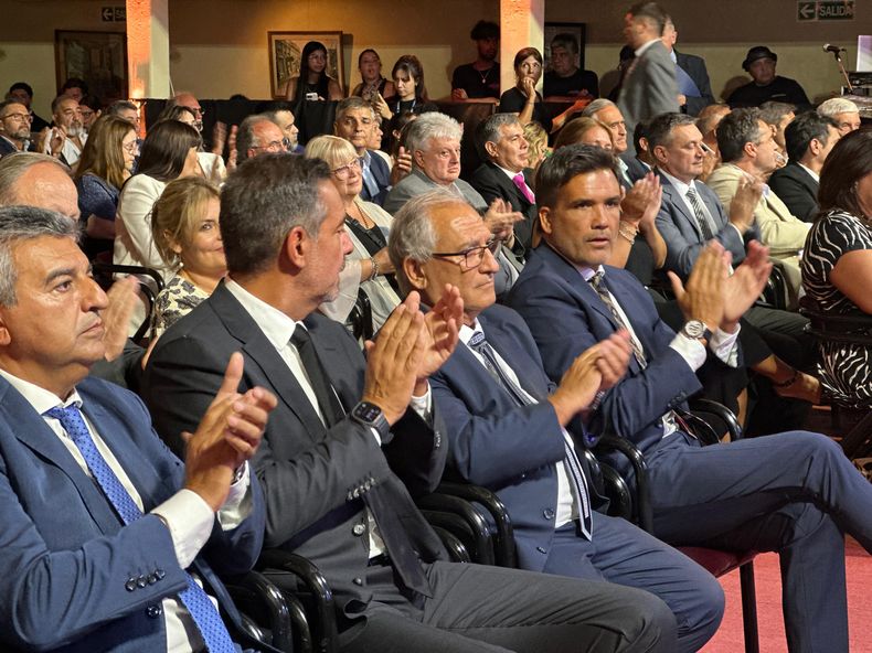 Miguel Siciliano y Facundo Torres, integrantes del bloque oficialista.