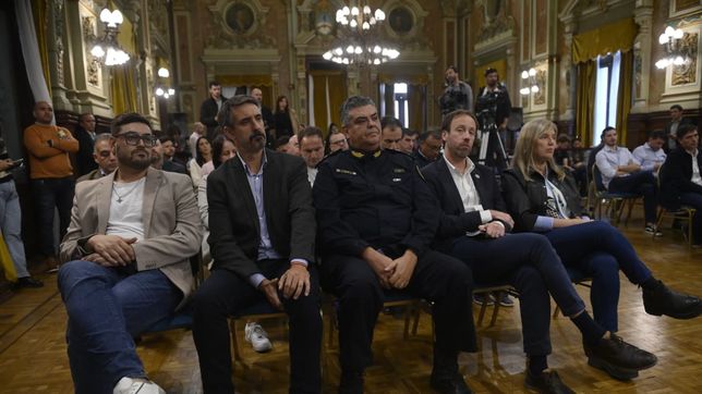 Municipios de Buenos Aires en alerta: recortes, sueldos congelados y emergencia financiera