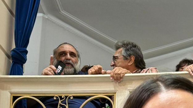 Baradel y Godoy en la Legislatura, presenciando el discurso de Axel Kicillof