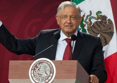 Fernández siembra en México comercio, inversiones y un lugar en el mundo