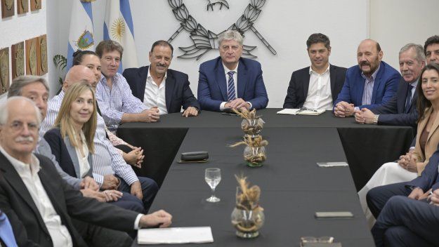 Sin nombrar al PJ ni a CFK, los seis gobernadores peronistas armaron una foto montados en el federalismo.