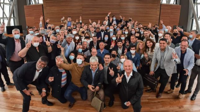 intendentes peronistas le sacan punta al post-schiarettismo de cara a 2023